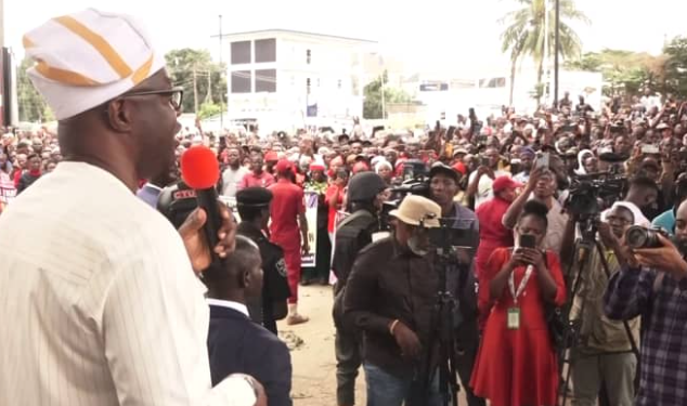 BREAKING: Makinde Halts Circular Road Demolitions, Promises Protesters New Setback Designs