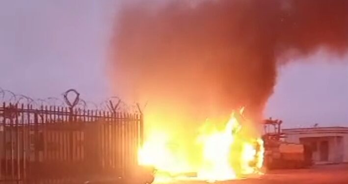 JUST IN: Ibadan South East LG Council, Mapo Hall On Fire(video)