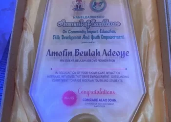Amofin Beulah Receives NANS Zone D Most Outstanding Award