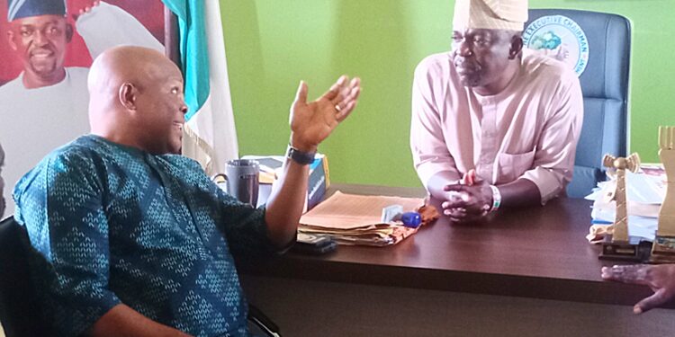 Commendations Pour As Oluyole LG Chairman, Akeem Olatunji Receives Opposition Leader, Abass Aleshinloye In His Office