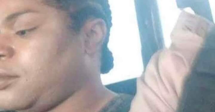 Breaking News:Nigerian Immigration Service Arrests Controversial Celebrity Bobrisky at Seme Border