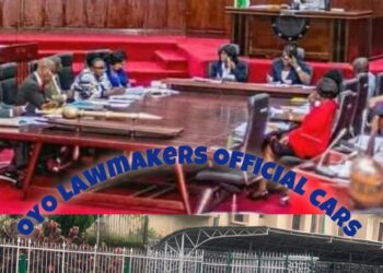 Finally: Oyo Lawmakers’ Official Vehicles Arrive, Parked at Government House