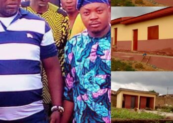 Photos News: Oyo Lawmaker Adebisi Boost Education Sector With Blocks Of Classrooms, Doles Out Uniforms for Students.