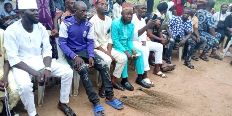 2027: APC’s Remi Oseni Loyalists Decamp To PDP In Ido LG As Adeojo Assures Fair, Equal Treatment For All