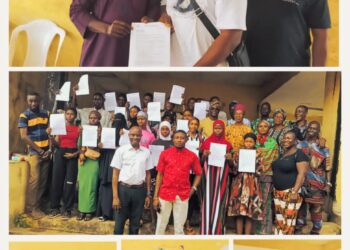 Hon. Kehinde Akande Gives Indigent Students Tertiary Institution Scholarship Award in Ibadan South West Local Government