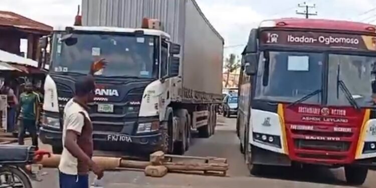 Oyo  Bars New Express Way to Trailers