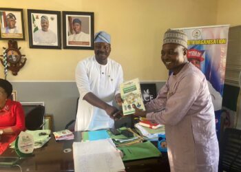 Hon Akinwole Akinleye Hosts Oyo state NYSC Director, assures him of continuous support for corp members.