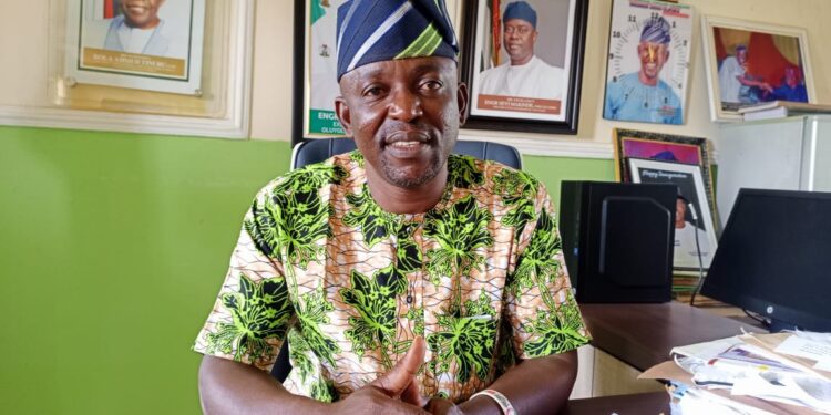 League of Imams and Alfas Turbans Akeem Olatunji as Baba Isale Musulumi Oluyole Friday