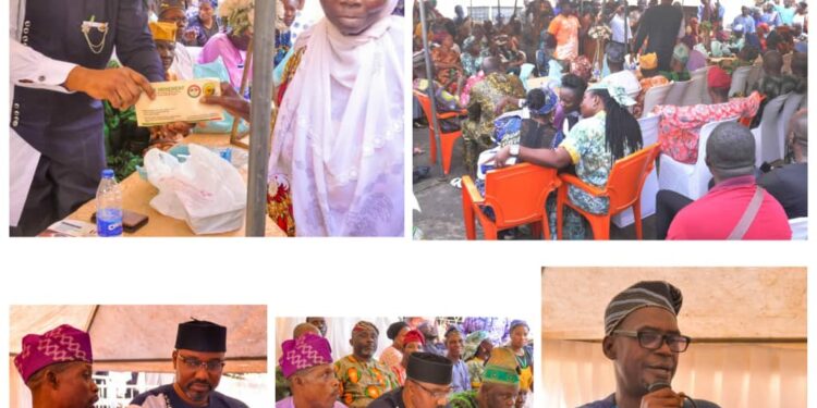 Empowerment Turns to Endorsement as OTOPE Gifts Cash to hundreds of Widows in Egbeda-Ona-Ara LGAs …as stakeholders Pledges Support for Future Ambitions_