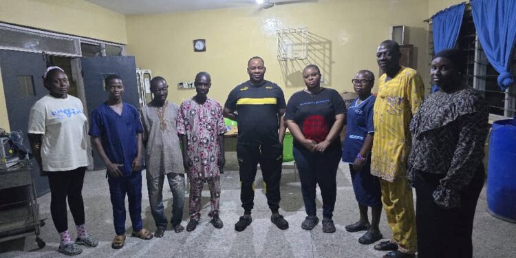 RRSH Routine Monitoring: Dr. Fagbemi Conducts Surprise Night Inspection, Check On The Victim of Building Collapse, Other Patients  … As the building collapse patient responds to treatment
