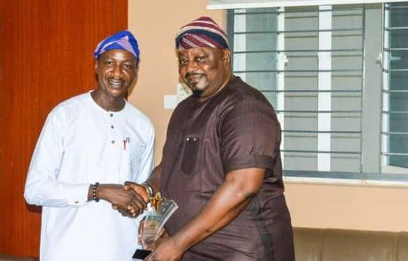 Hon. Kazim Adeyinka Bibire Receives Award From Federal College Of Forestry, Ibadan*