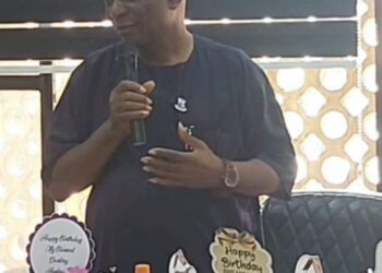 *Ib’ North East LG Chairman, Akintayo, Felicitates Chief Bayo Lawal at 70