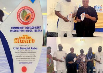 Again, AgbaAkin Akika Honoured for Community Development