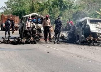 13 Dead, One Injured in Ghastly Bus Collision on Owo-Ikare Highway in Ondo State