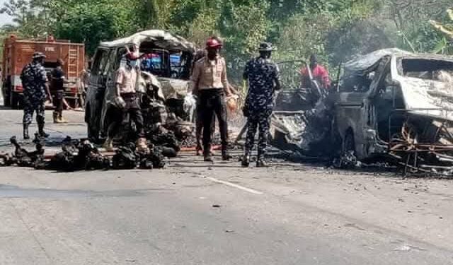 13 Dead, One Injured in Ghastly Bus Collision on Owo-Ikare Highway in Ondo State