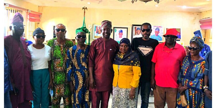 Akeem Olatunji Impressed Over Successful Eye Surgeries Carried Out On 10 Oluyole LG Members