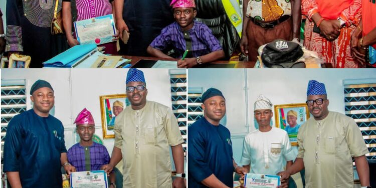 Akeem Olatunji Offers 200 Oluyole LG Indigenes Scholarship To Private Polytechnic, Calls For Application