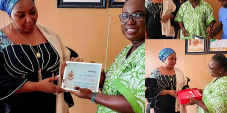 Photos News: Invictus Africa Recognizes Oyo Commissioner for Women Affairs for Dynamism Displayed in Bringing Succour to the Vulnerable  –