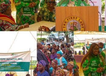 PHOTOS: Her Excellency, Engr. Tamunominini Makinde Distributes Cash Gifts To 250 Elderly Citizens
