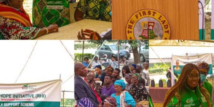PHOTOS: Her Excellency, Engr. Tamunominini Makinde Distributes Cash Gifts To 250 Elderly Citizens