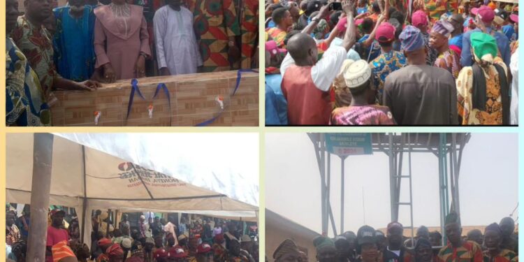 Breaking: Hon Akinwole Akinleye commissions motorized borehole project, distributes yuletide package to the people as Hon Kolade Olagunju defects to PDP