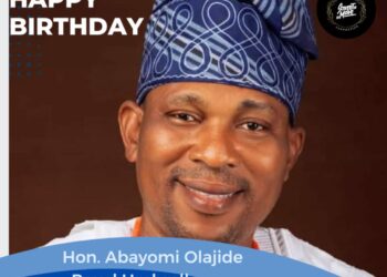 57th Birthday : Street Circle Foundation Felicitates with Olajide Royal Umbrellas ,describe him as a Man With Large Heart