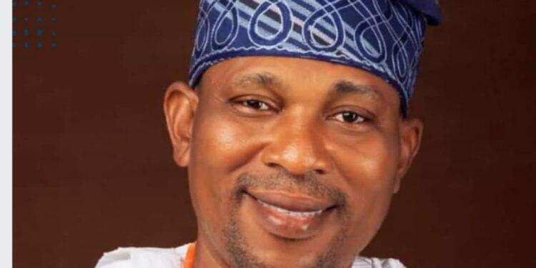 57th Birthday : Street Circle Foundation Felicitates with Olajide Royal Umbrellas ,describe him as a Man With Large Heart