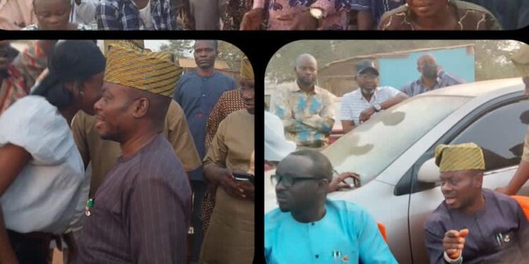 Egbeda Community Celebrates with Council Chair, Hon. Sanda Sikiru For Restoring Power Supply
