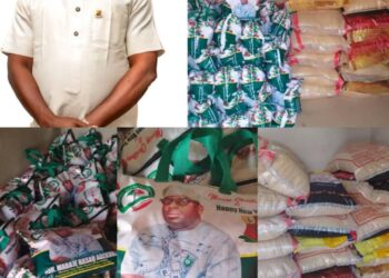Yuletide: Oyo Lawmaker Mabaje splash gifts, cash ,Rice on party leaders, party members , police divisions, CAN and community leaders(PHOTOS)