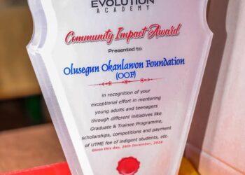 Olusegun Okanlawon Offers Support To Intelligent Writer Discovered By Convener Of Ibarapa Teens Conference Ad He Bags Community Impact Award