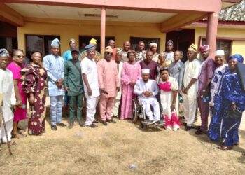 Lagelu Chairman, Hon. Mudashiru Kamorudeen Swears In New Supervisory Councilors, Special Assistants