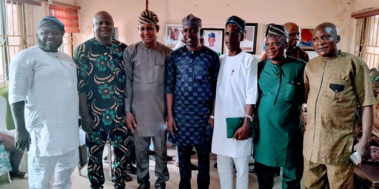 Oluyole LG Chairman, Olatunji Swears In New Supervisory Councilors, SAs