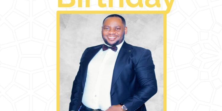Birthday: Olajide Olaoluwa Peter  felicitates OYSHMB Boss,  Dr Akin  Fagbemi on birthday, describes him as man of integrity
