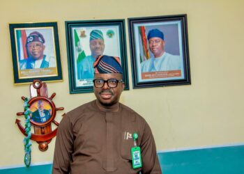 Hon Akinwole Akinleye; Creating A Leadership Benchmark In Akinyele LG Through Probity  Written by: Ogundipe Miracle