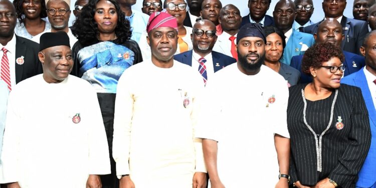 Makinde and democratisation of opportunities in Oyo civil service   By Sulaimon Olanrewaju