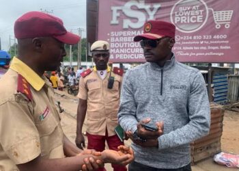 Makinde’s Aide, OTOPE Fulfils Promises, Launches Street Solar Panel Installations in Ona-Ara Communities