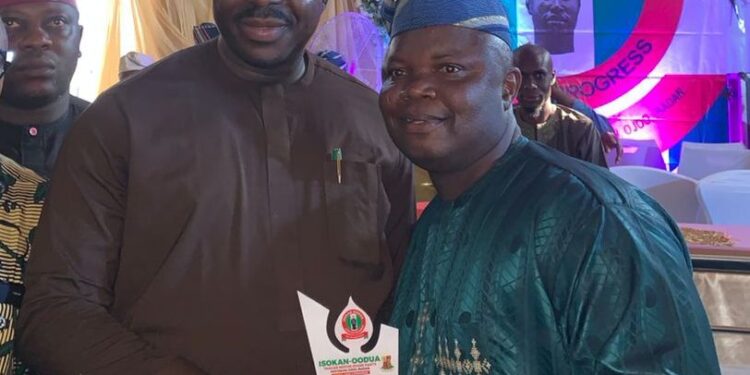 Breaking: Akinyele Council boss, Hon Akinwole Akinleye bags Isokan-Oodua Award of Excellence.