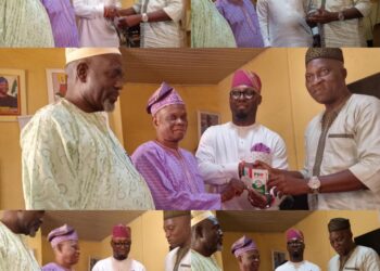 Breaking: Oyo PDP Strengthened as Party Receives Oloye Ogunsola into folds (PHOTOS)