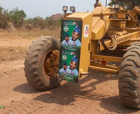 Commendations As Adeojo Begins Second Phase Of Road Grading In Ido LG