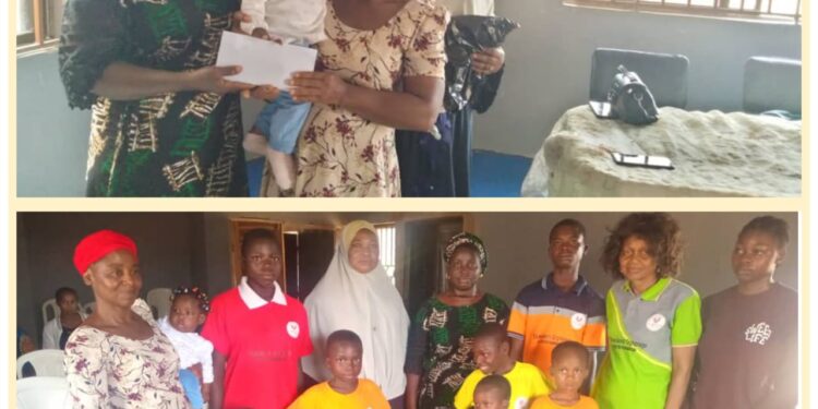 Wife of Ido LG Chairman, Kafayat Donates Household Items To Orphans
