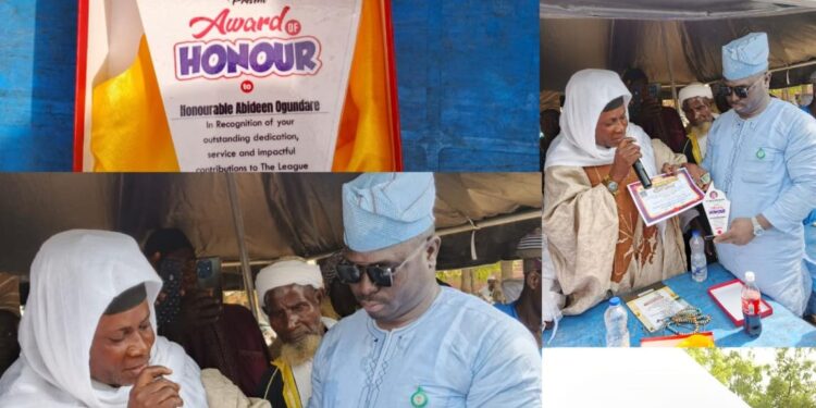 Oyo Lawmaker, Ogundare Abideen Adeoye receives award of Honor in recognition of his outstanding service and contributions.