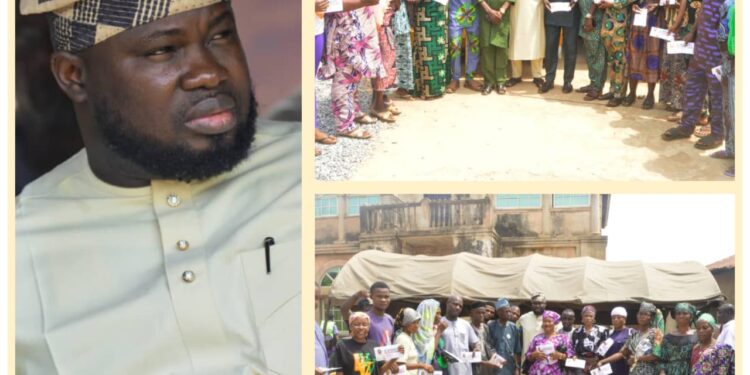 Transforming Lives: Oyo Lawmaker, Alabamusa Cash Empowerment Initiative Reaches Over 150 Constituents  ..as Ambassador Arapaja, Oyo PDP Scribe Alhaji Wasiu Adeleke applauded the Lawmaker.