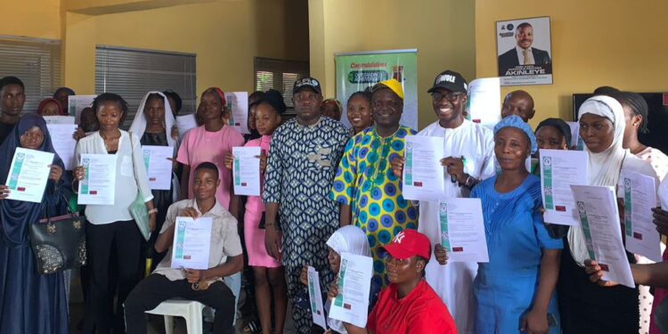 Akinyele Residents Hail Hon Akinwole Akinleye for his giant strides in education as first set of scholarship beneficiaries get Admission letters.*
