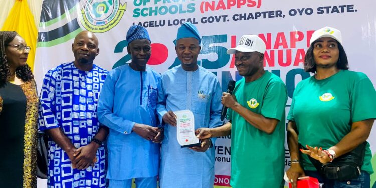 NAPPS Lagelu Honours Ona Ara LG Chairman, Dr. Temitope GLORIOUS, at 2025 Annual LANAPPS Convention  …Dedicates Award to Governor Seyi Makinde