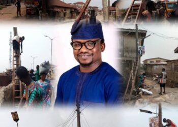 Light Up: Oyo Lawmaker Hon. Babalola Abiodun Illuminates Ibadan North East Constituency 1 with Another 30 Solar Lights!(PHOTOS)