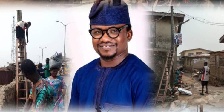 Light Up: Oyo Lawmaker Hon. Babalola Abiodun Illuminates Ibadan North East Constituency 1 with Another 30 Solar Lights!(PHOTOS)