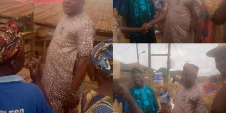 Just In: Oyo lawmaker Mabaje Adekunle Rasaq inspect “oja agbe” market destroyed by windstorm in Omi adio