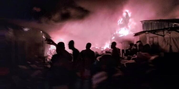 Just In: Fire Razes Aleshinloye Market In Ibadan