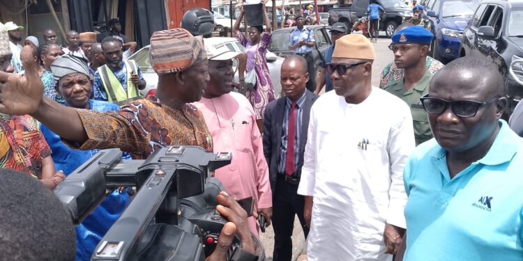 Photos News: Akande Lauds Makinde’s Proactive Measures as Oyo State Govt’ Team Visits Aleshinloye Market