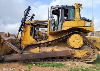 Hon. Olusola Adeleke Restores Abandoned Bulldozer, Reviving Infrastructure Development in Ibarapa Central.